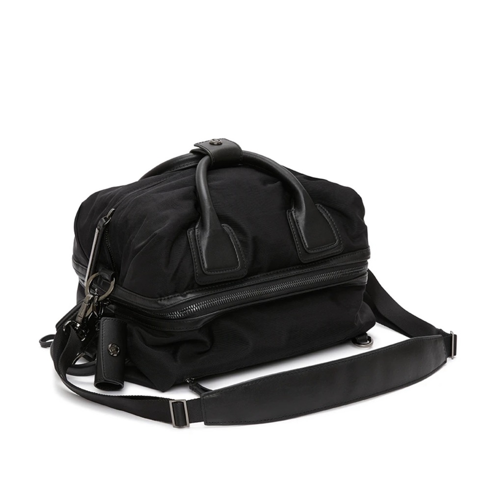 Caraa Studio Bag. Perfect for travel!